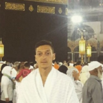 Mesut-Ozil-makkah