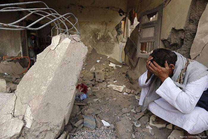 2017_9_20-yemen-airstrikeDKLNAeWXUAMbYKY