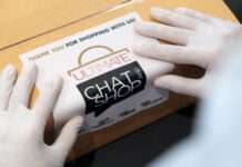 ไอคอนสยามและวันสยาม สร้างความมั่นใจสูงสุด ยกการ์ดเข้มทุกด้าน เน้นดูแลสินค้าและบรรจุภัณฑ์ให้ปลอดเชื้อด้วยรังสี UV-C