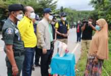 เลขาธิการ ศอ.บต. ลงพื้นที่ อ.กาบัง จ.ยะลา หลังถูกปิดหมู่บ้าน 14 วัน เพื่อป้องกันการแพร่ระบาด โรคโควิด -19