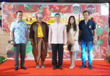 อธิบดี พช. เชิญชวนเที่ยวงาน “OTOP ชวนชิม อิ่มอร่อยทั่วไทย” ณ บริเวณชั้นใต้ดิน ศูนย์การค้าเซียร์ รังสิต ปทุมธานี