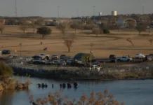 สงครามกลางเมืองในสหรัฐอเมริกา? เกิดอะไรขึ้นในเท็กซัส?