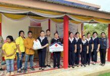 ผู้ว่าฯ กระบี่ พร้อมด้วยนายกเหล่ากาชาดฯ ร่วมส่งมอบบ้านกาชาดสงเคราะห์ให้แก่กลุ่มเปราะบาง