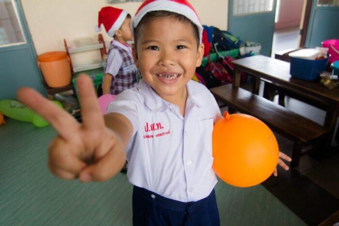 : ทำกิจกรรมเพื่อสังคมในวันคริสมาสต์