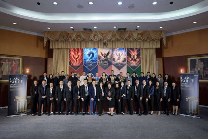ผู้เข้าร่วมหลักสูตร LAW SHIFT 2026 และผู้บริหาร กสทช.